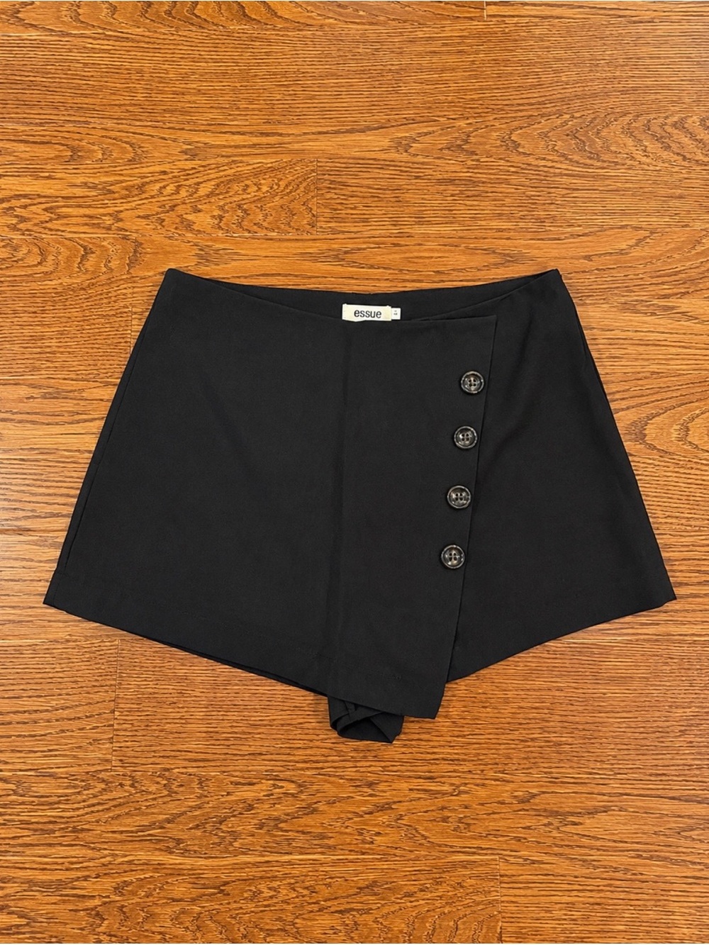 essue Black High-Waist Tailored Skort
